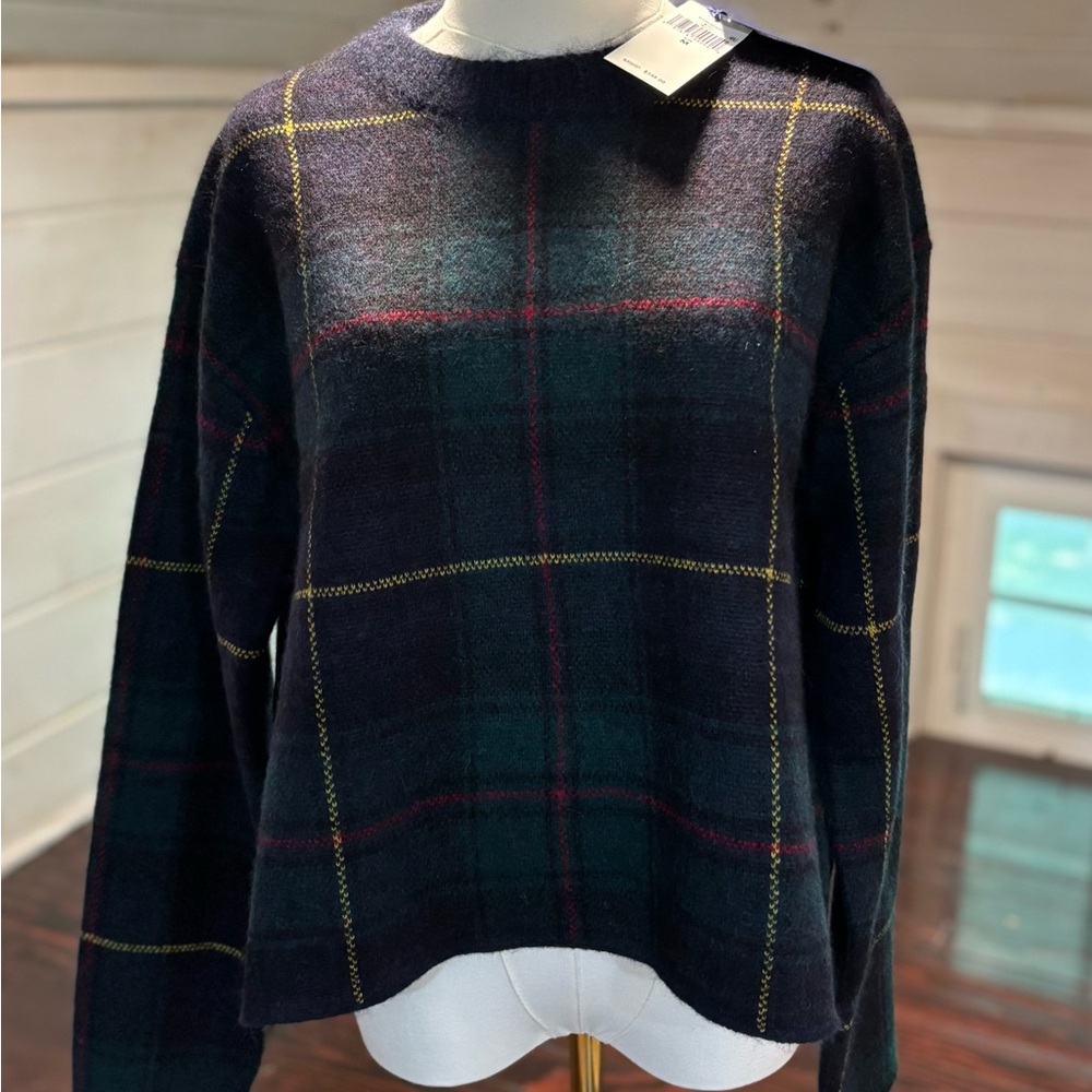 Ralph Lauren Classic Tartan Plaid Crew Neck Sweater- brand new never worn w/tags